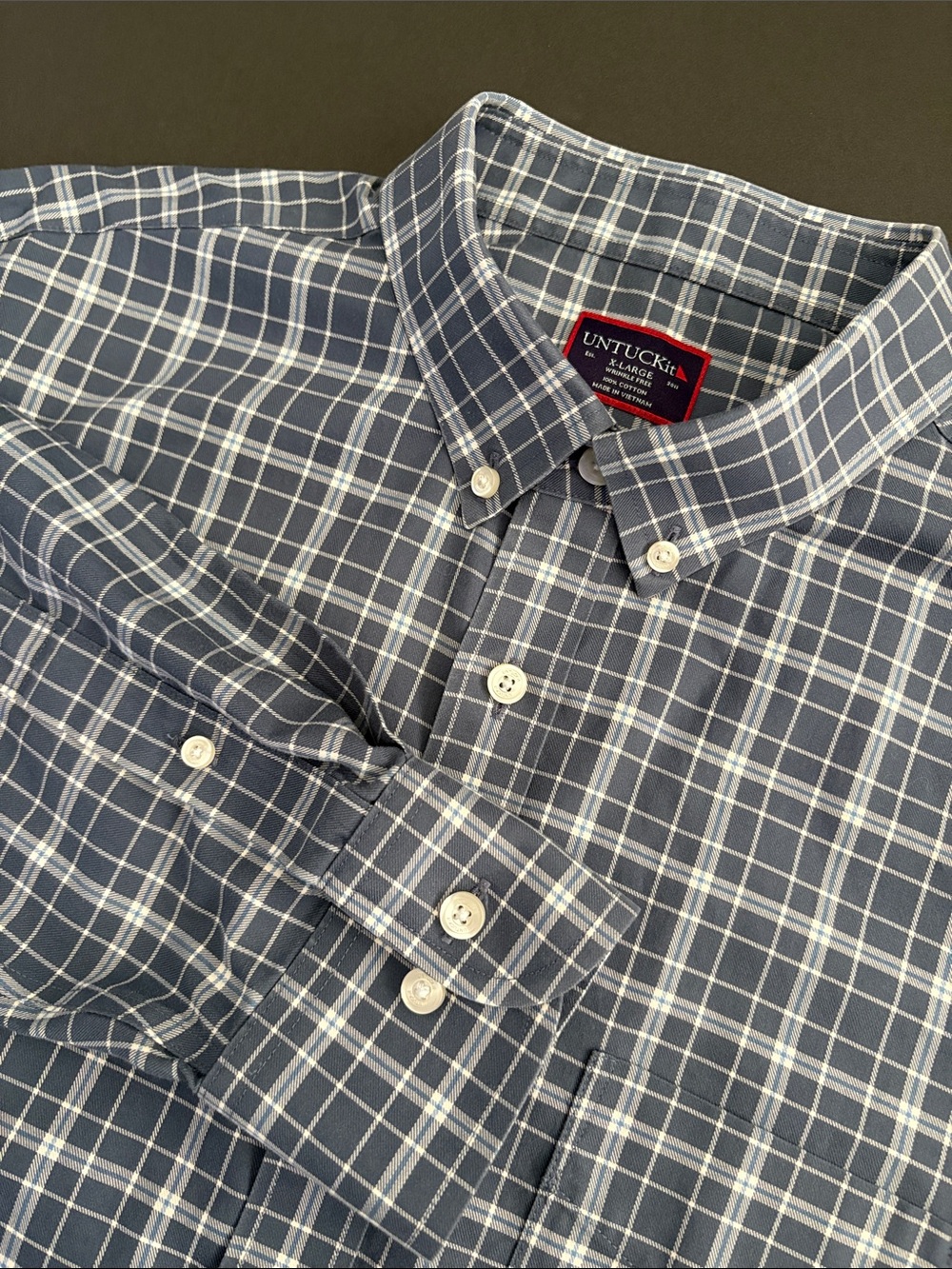 UNTUCKit Men's Navy and White Plaid Button-Down Shirt. Long Sleeves XL